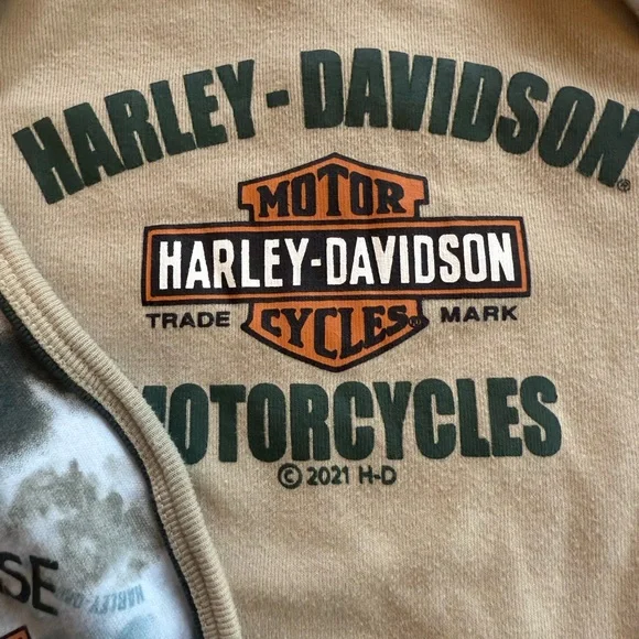 Harley-Davidson Tan Baby Onsie and Bib Set - Picture 3 of 7